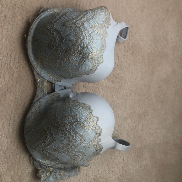 Pale blue with gold lace shimmering she’ll look lightly padded underwire bra